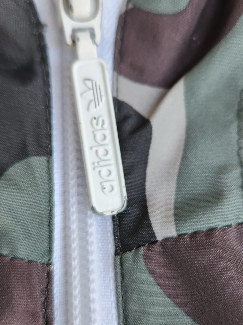 Adidas Jacket Mens M Green Camo Hoodie Full Zip Trefoil Logo Rev Windbreaker